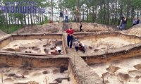 Ученые и студенты изучают древнее поселение в Заволжье