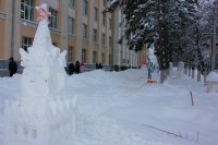Подведены итоги вузовского конкурса снежных скульптур «Зимняя сказка»