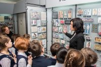 Second Graders at the Museum of Maternal Glory